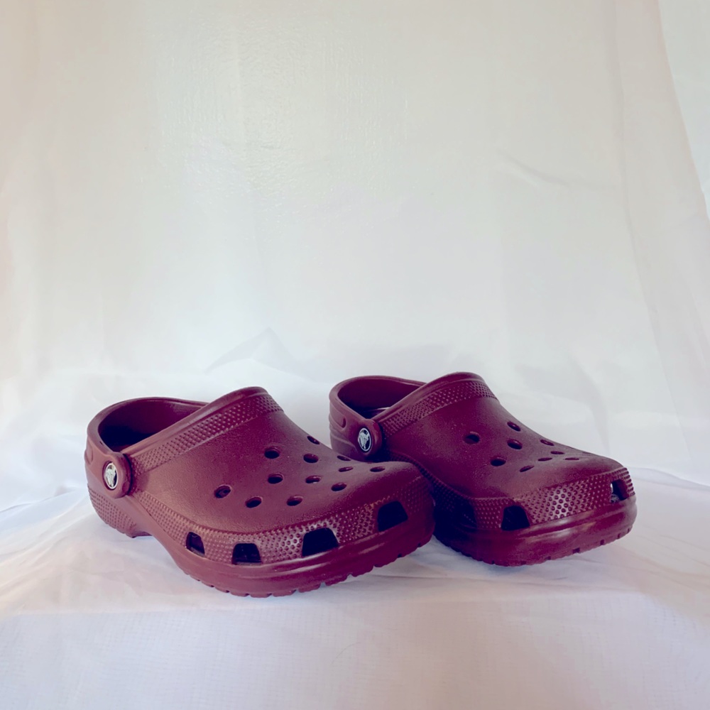 ⬇️⬇️**SALE!**⬇️⬇️ CROCS Burgundy Clogs
